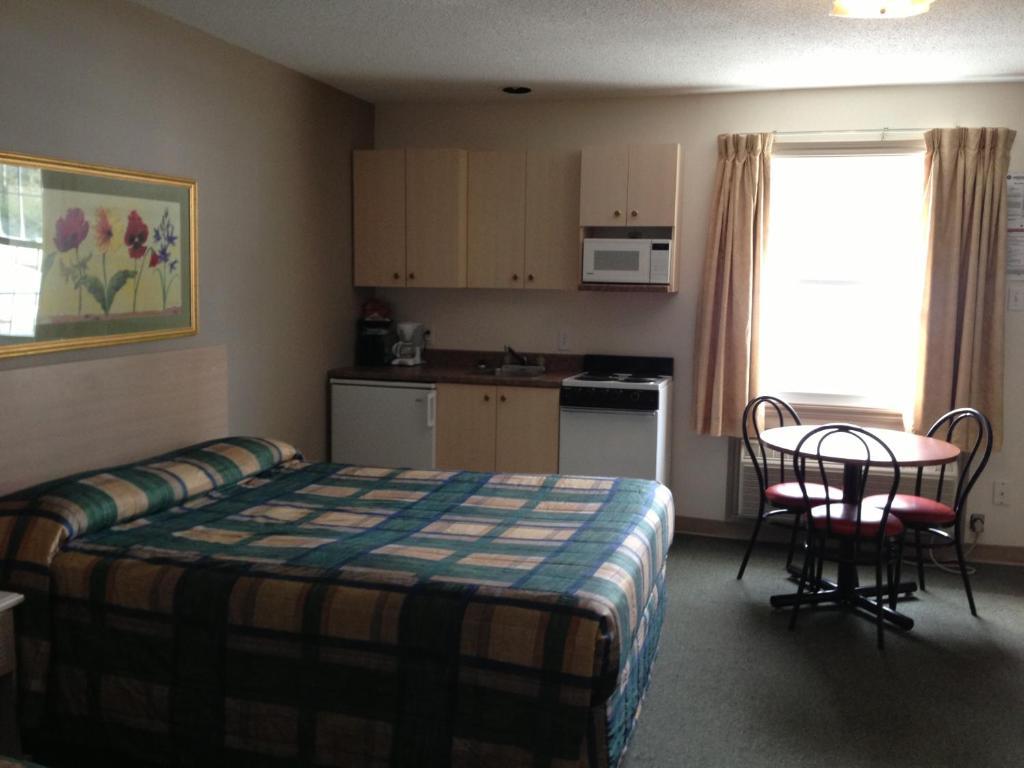 Settler'S Inn & Motel Plaster Rock Room photo