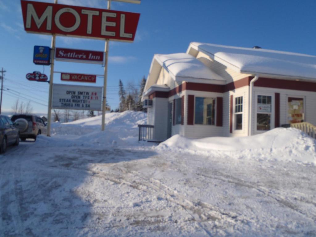 Settler'S Inn & Motel Plaster Rock Exterior photo